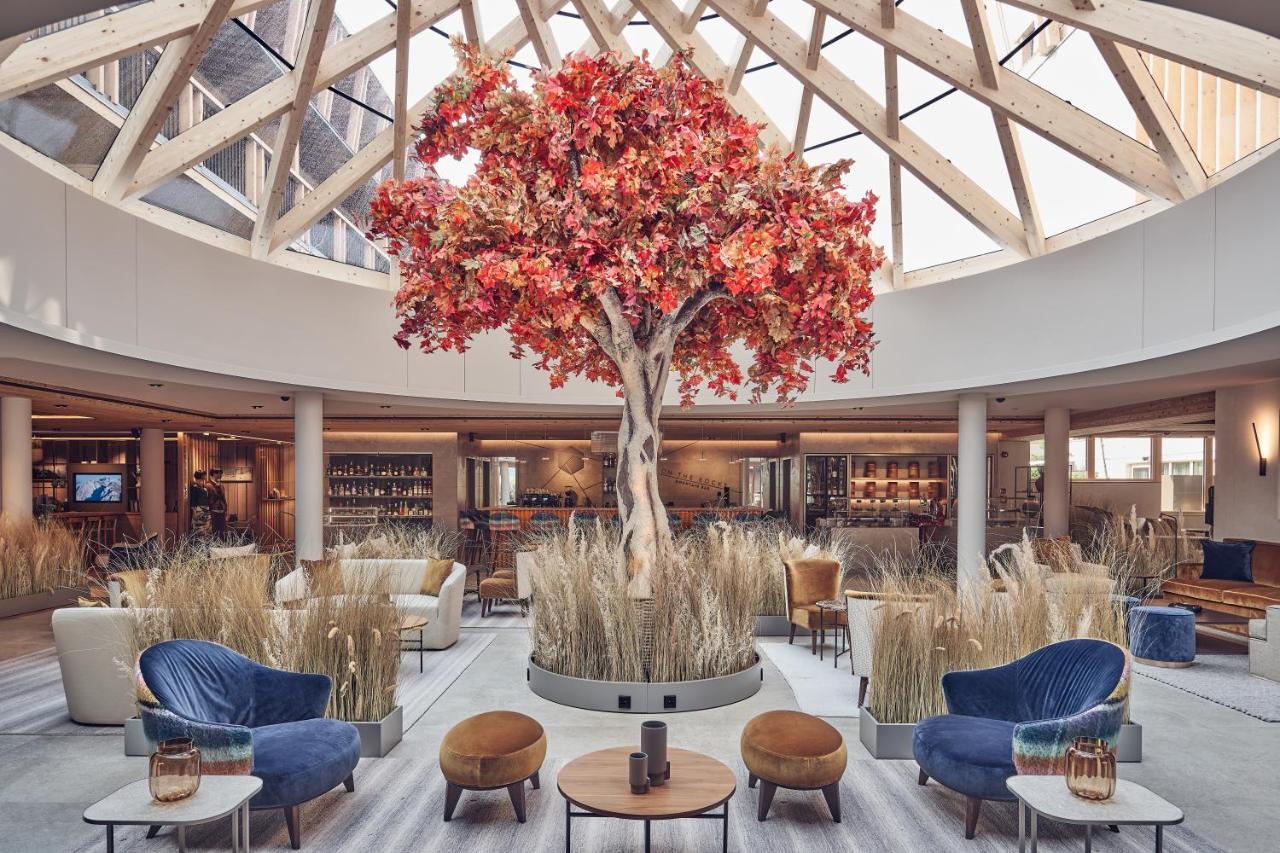 ריסקונה Falkensteiner Hotel Kronplatz - The Leading Hotels Of The World (Adults Only) מראה חיצוני תמונה The lounge at the airport