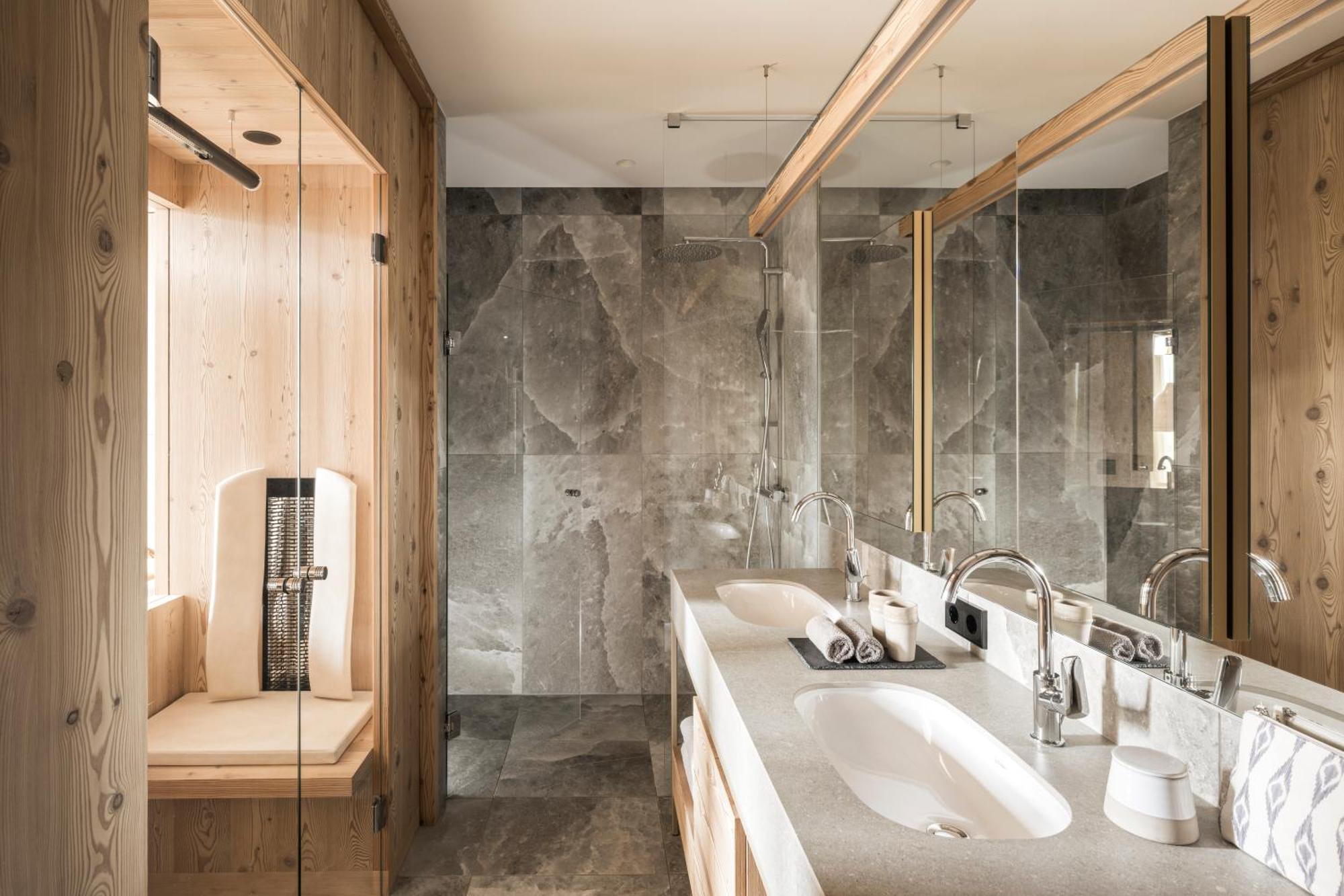 ריסקונה Falkensteiner Hotel Kronplatz - The Leading Hotels Of The World (Adults Only) חדר תמונה Bathroom
