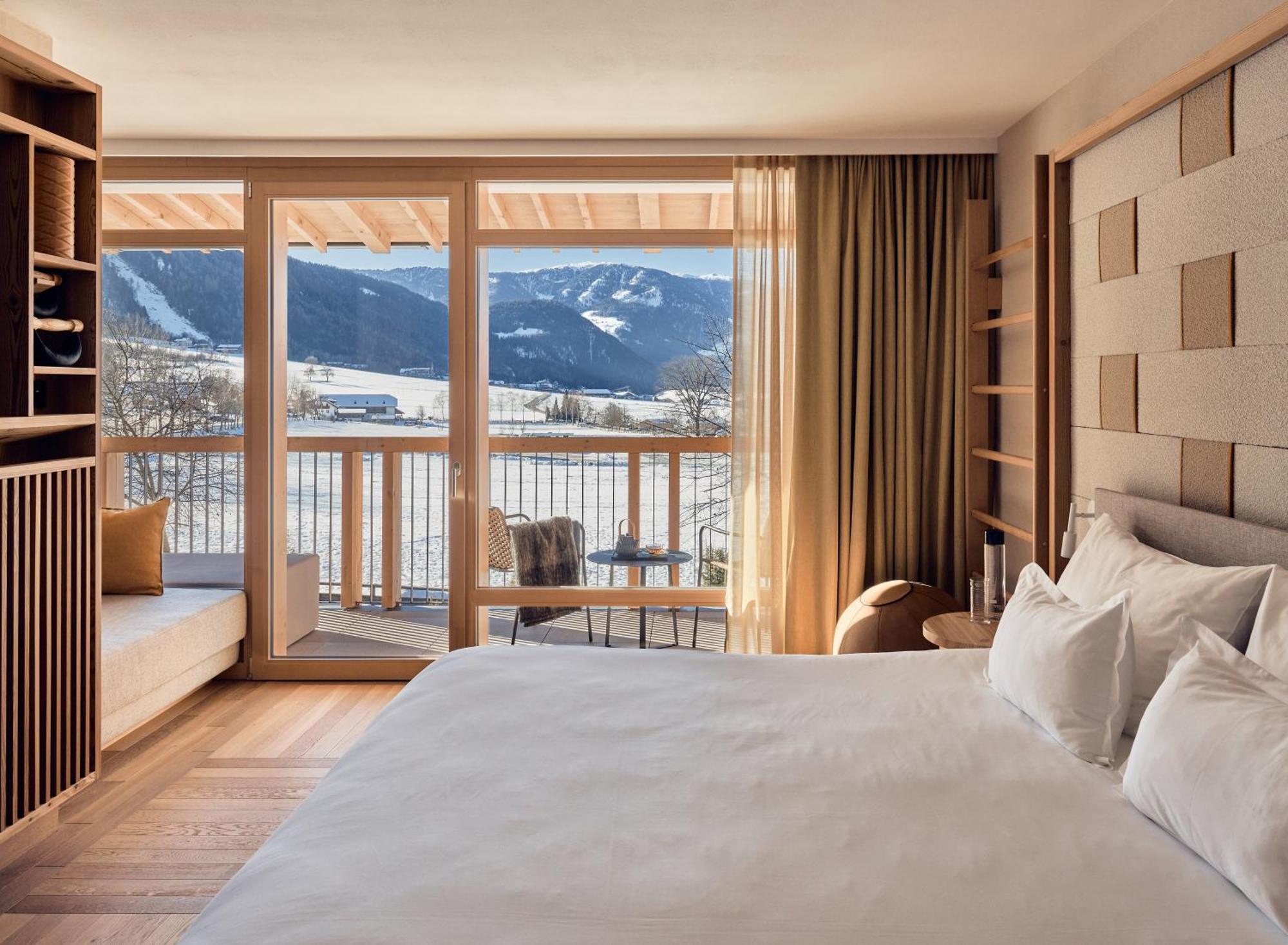 ריסקונה Falkensteiner Hotel Kronplatz - The Leading Hotels Of The World (Adults Only) מראה חיצוני תמונה Deluxe room